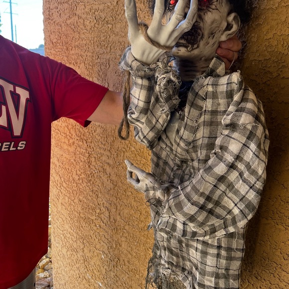 Halloween Hunter 66” animated and light up new!! - Picture 3 of 5